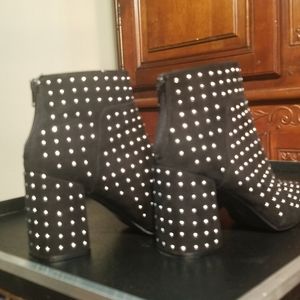 CHIC Size 8.5  QUPID STUDDED BLACK BOOTIES